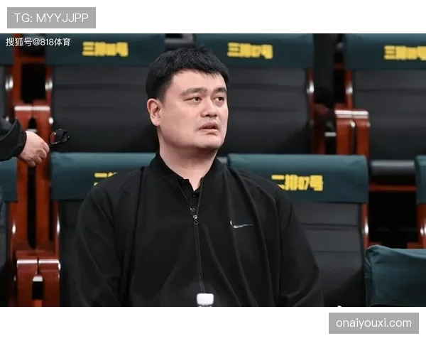 姚明退役后这身材管理也太真实了，火锅配啤酒，完全不像当年那个篮下巨无霸